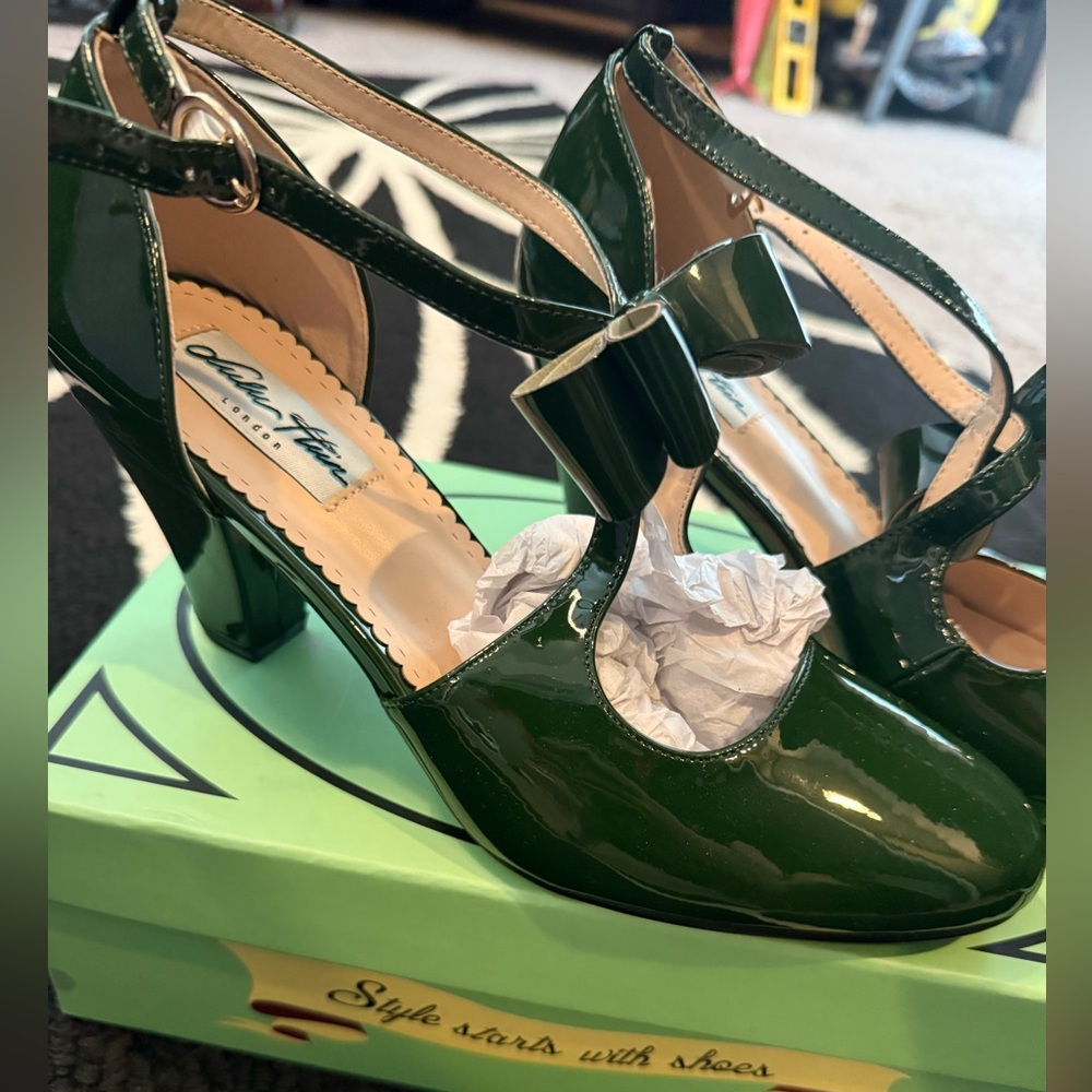 Vintage Inspired High Heel Shoes - Picture 6 of 7